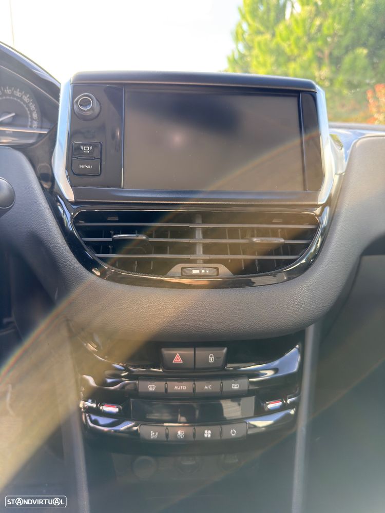 Peugeot 208 1.6 e-HDi Allure 95g - 14