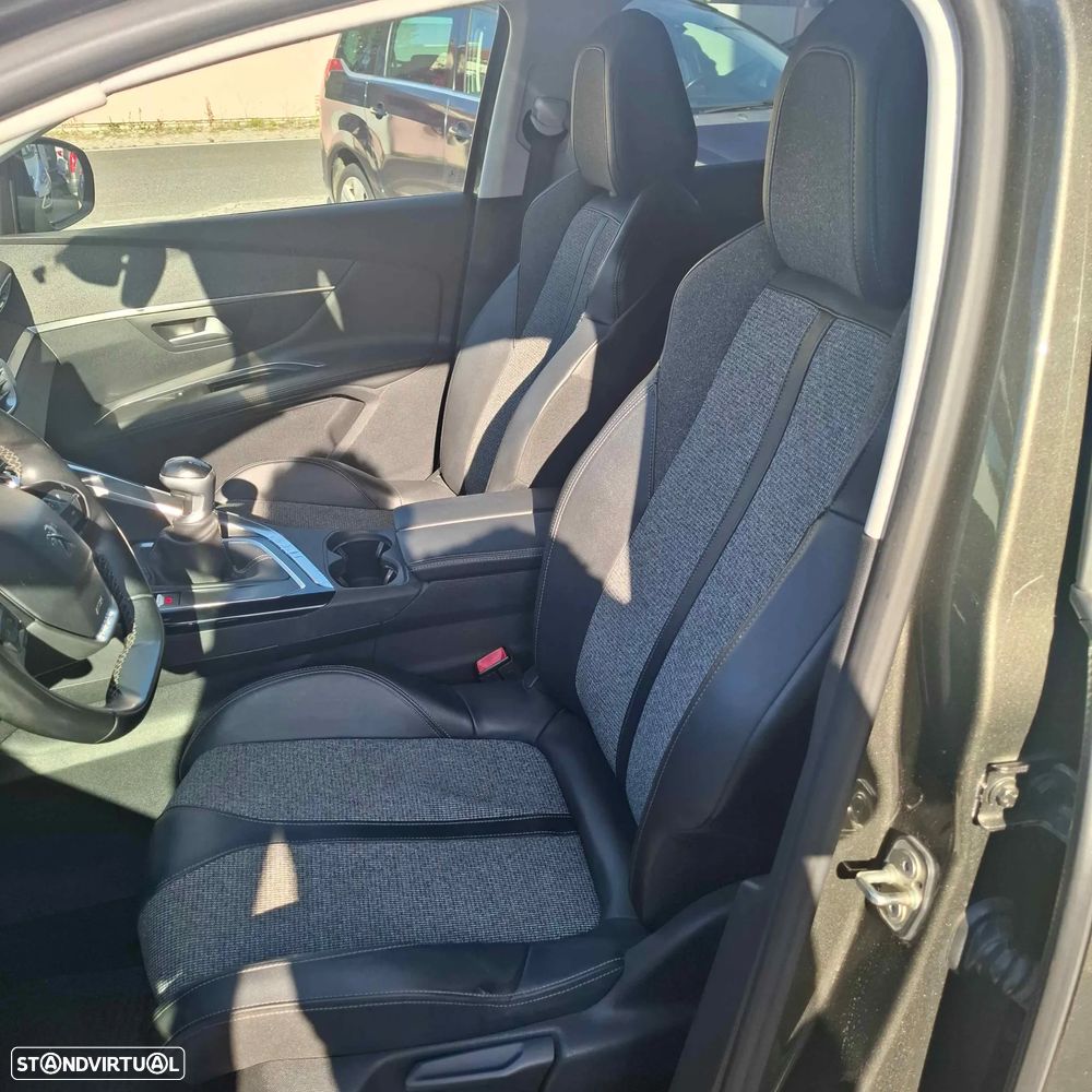 Peugeot 3008 1.5 BlueHDi Allure Pack — fotografia 39
