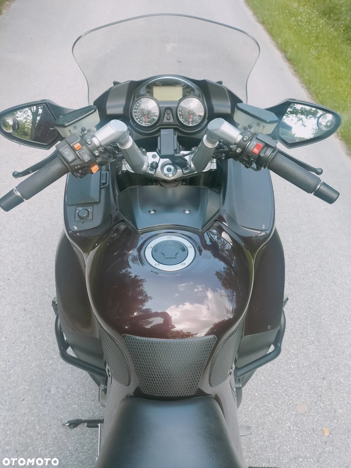 Kawasaki GTR - 9