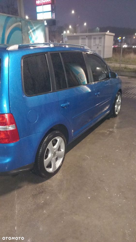 Volkswagen Touran 2.0 TDI Trendline DSG - 5