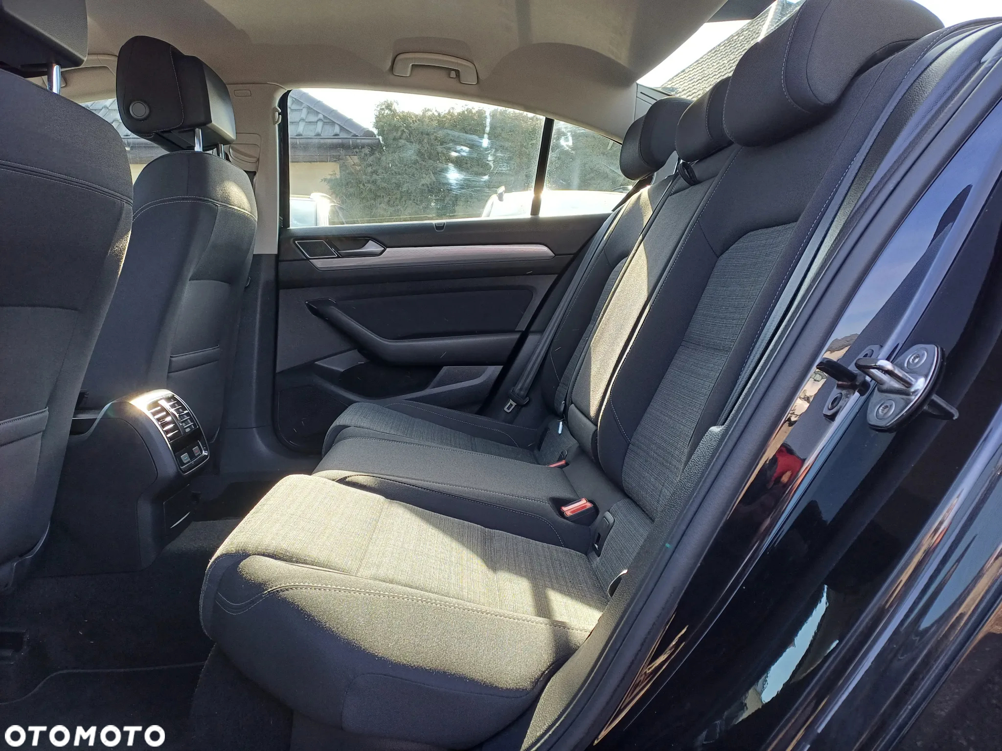Volkswagen Passat - 14