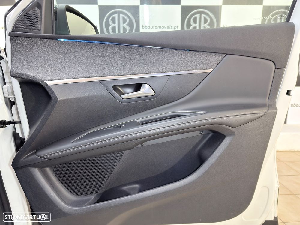 Peugeot 3008 PureTech 130 Stop & Start GPF EAT8 Allure - 18