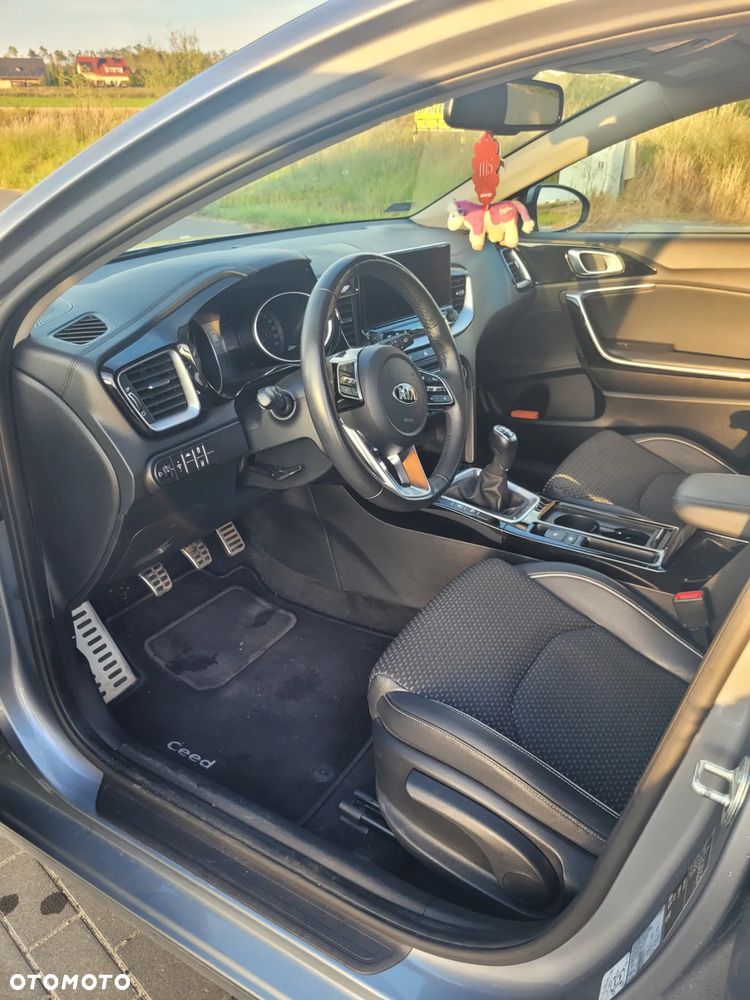 Kia Ceed 1.5 T-GDI Business Line Plus - 10