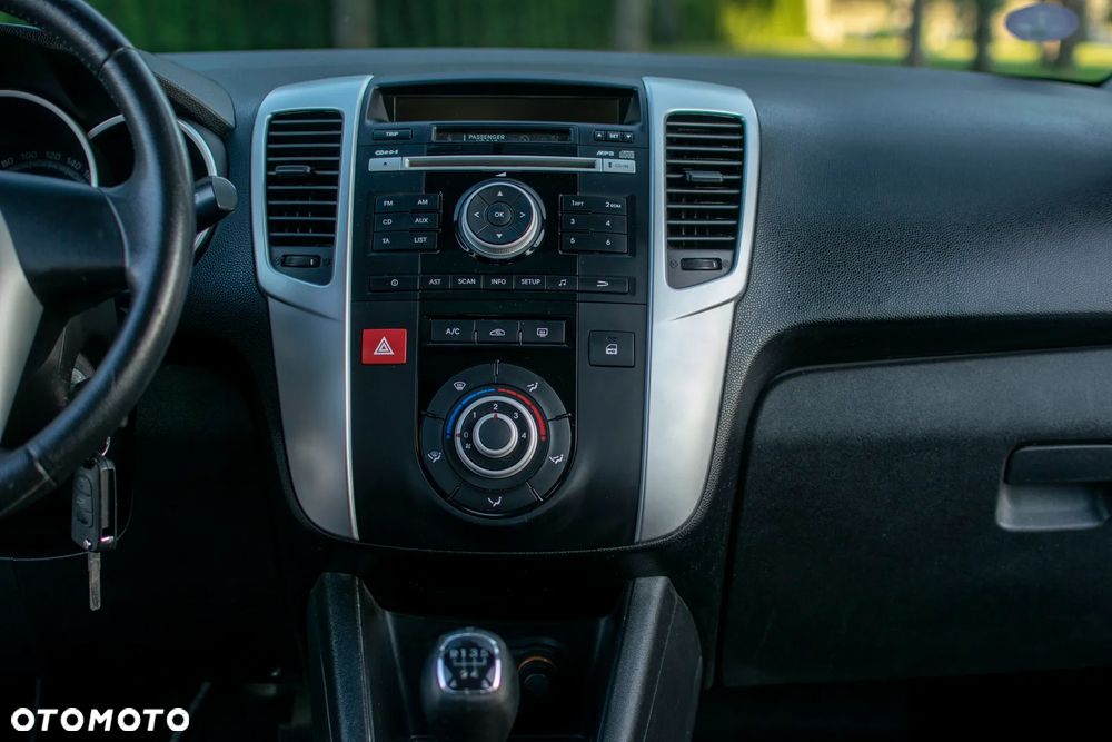 Kia Venga - 36
