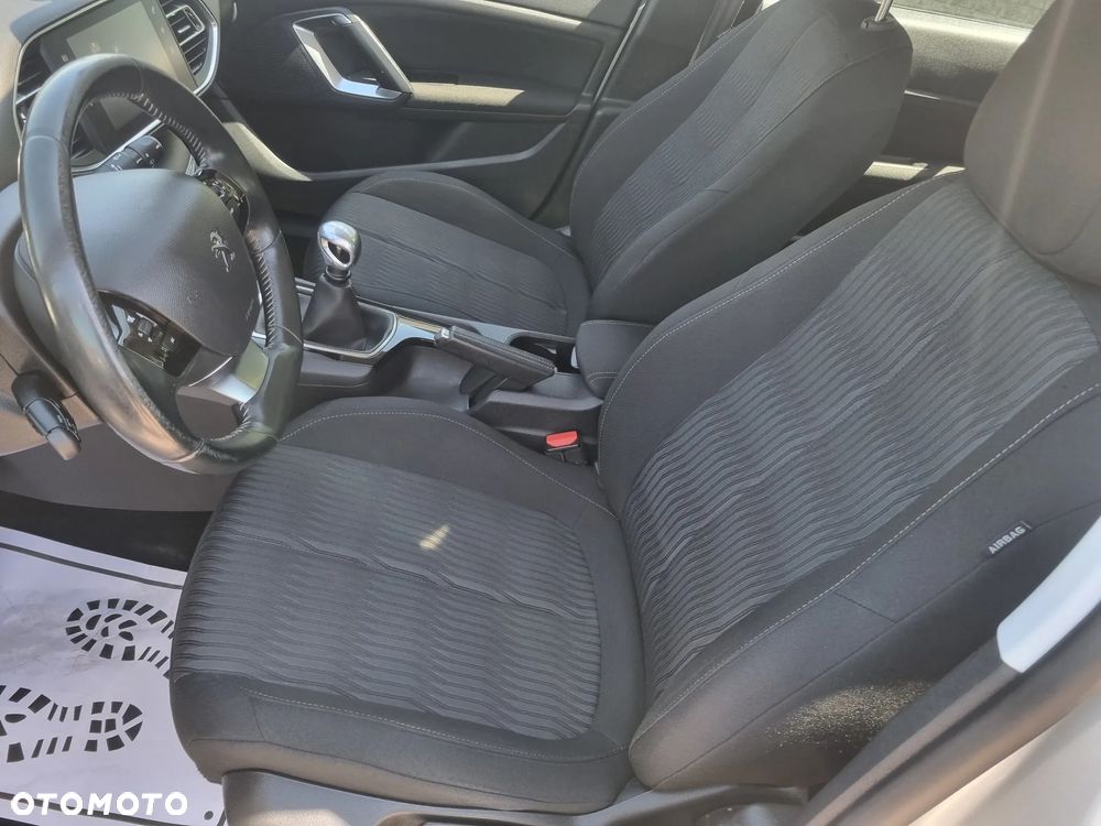 Peugeot 308 125 THP Active - 24