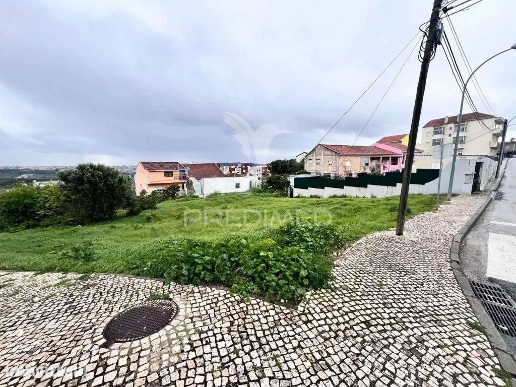 Terreno Amadora - Grande imagem: 2/4