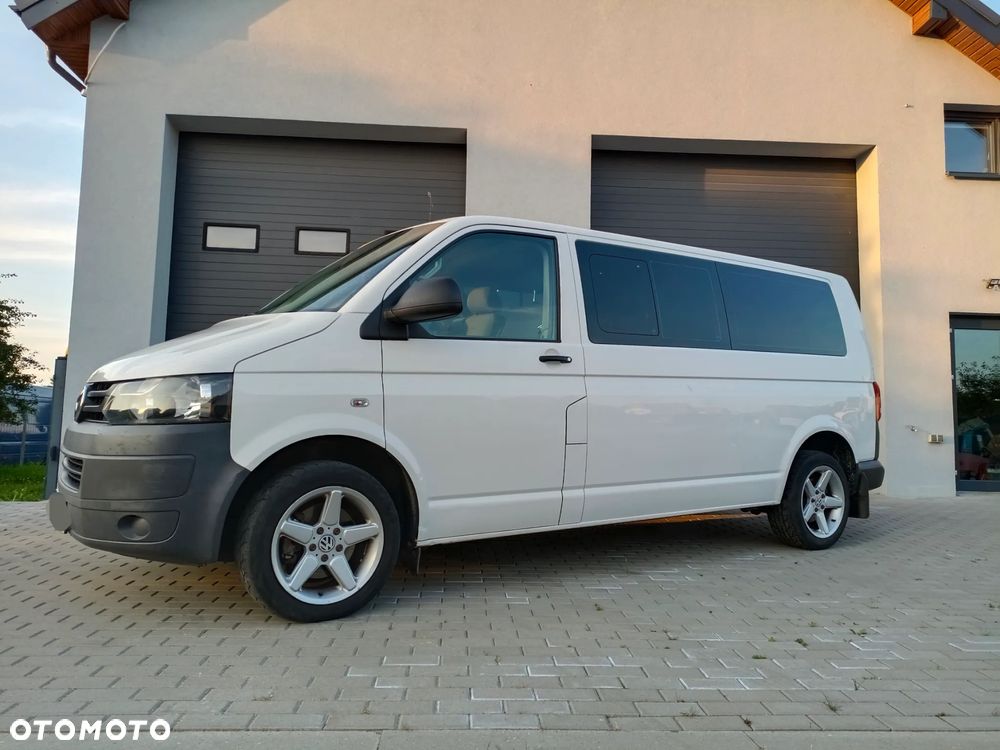 Volkswagen Caravelle - 2