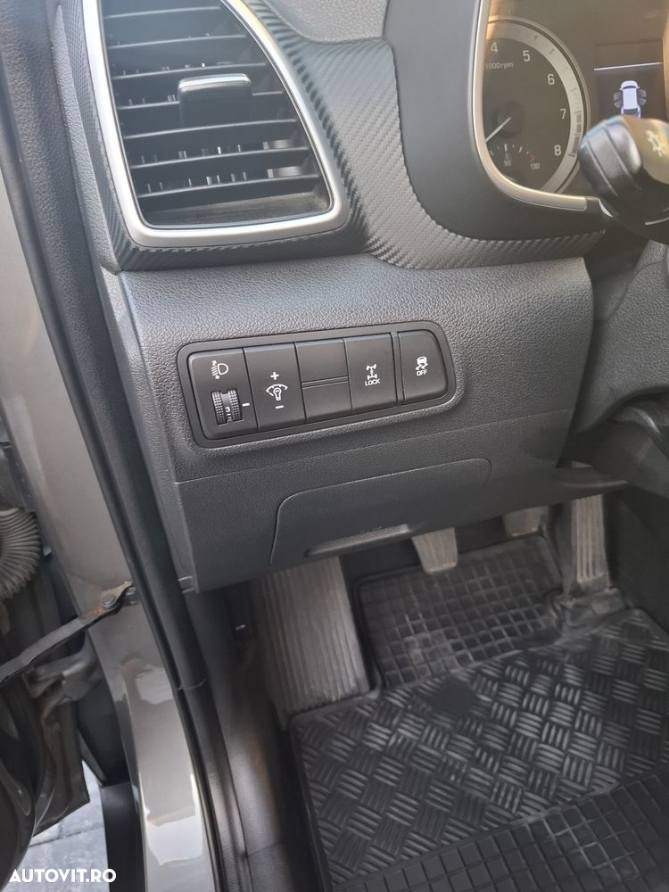 Hyundai Tucson 1.6 T-GDi 4WD 6MT Style - 9