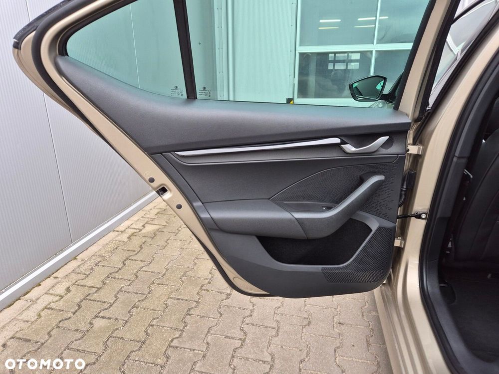 Skoda Octavia 1.5 TSI mHEV Sportline DSG - 18