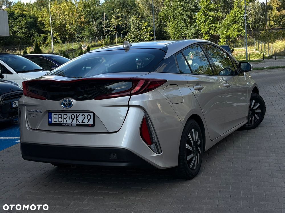 Toyota Prius 1.8 Hybrid Prestige - 6