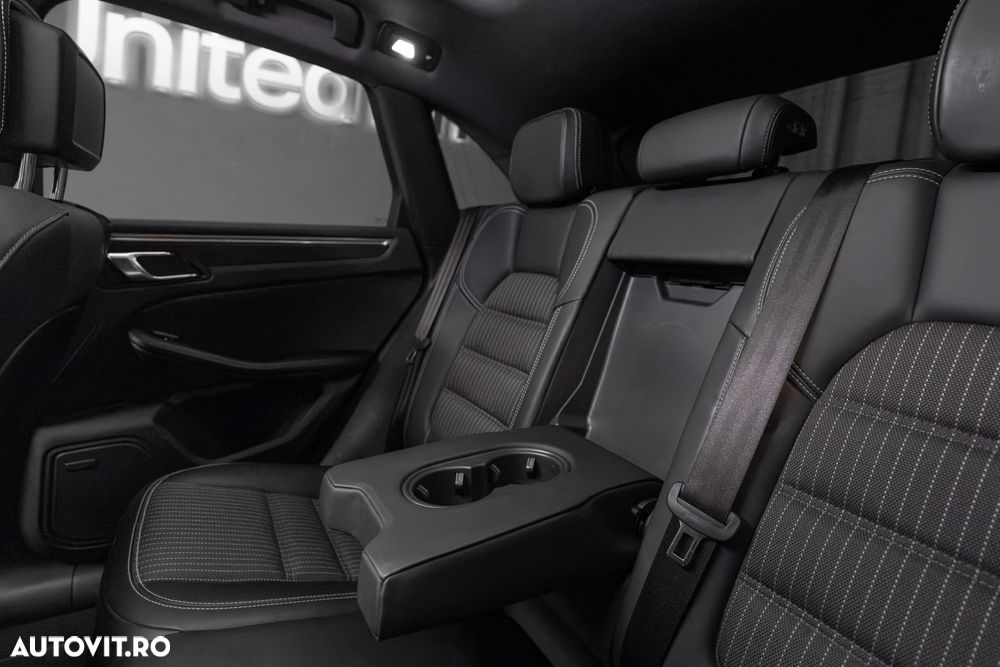 Porsche Macan - 33