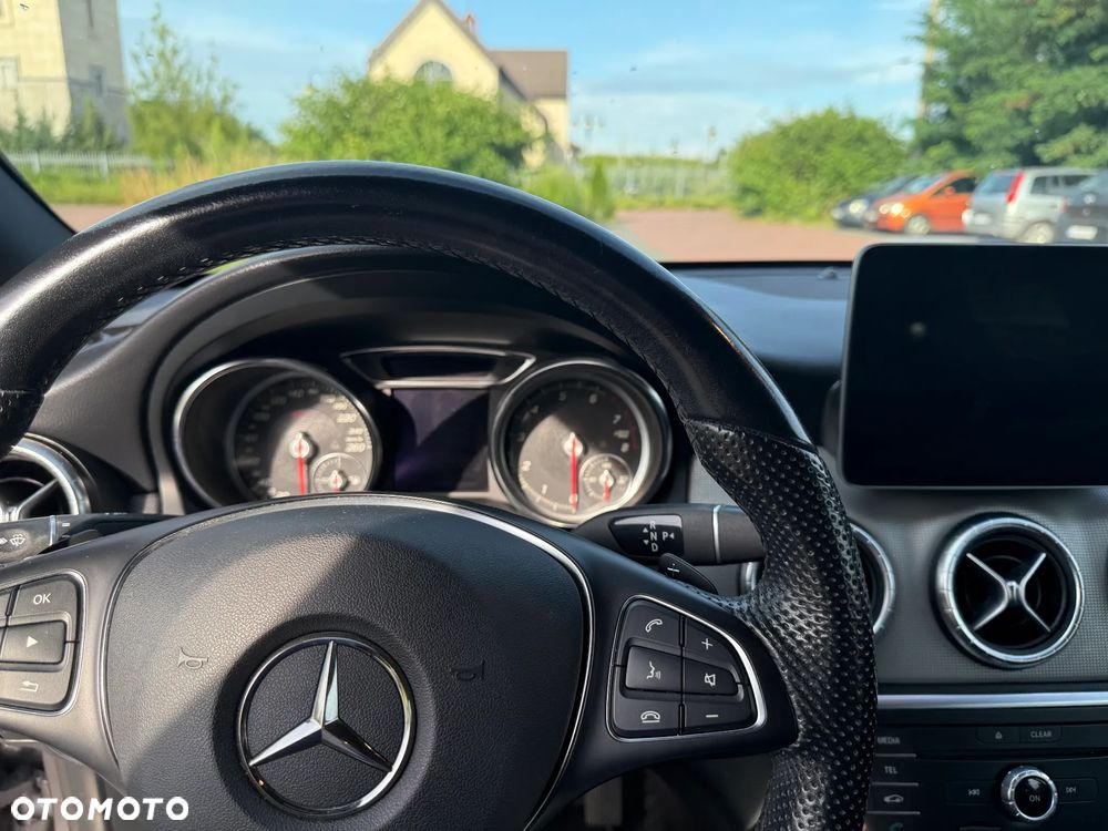 Mercedes-Benz CLA 250 7G-DCT AMG Line - 8