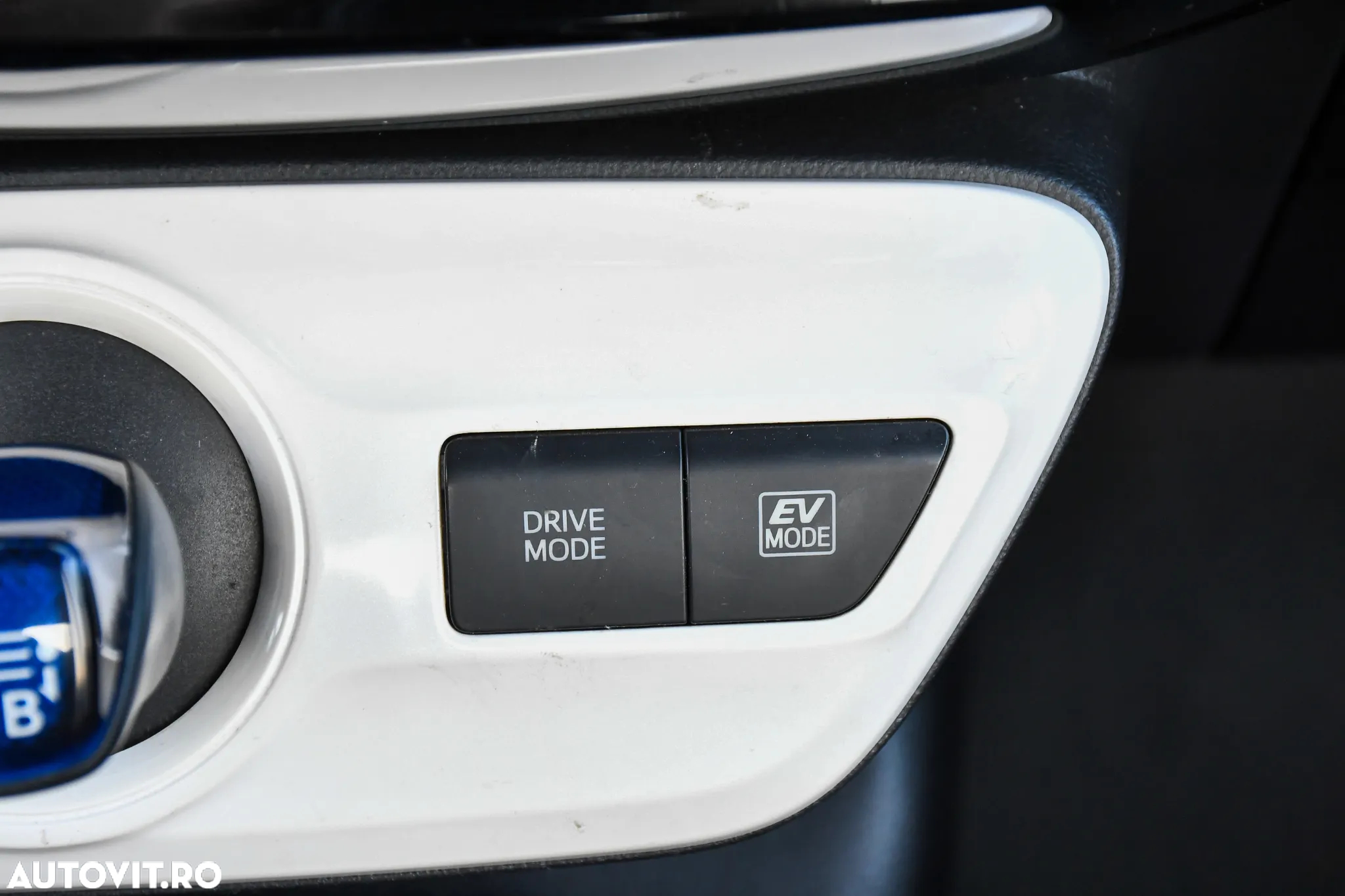 Toyota Prius 1.8 Dual VVT-i Sol+ - 18
