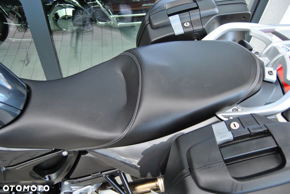 BMW F - 26