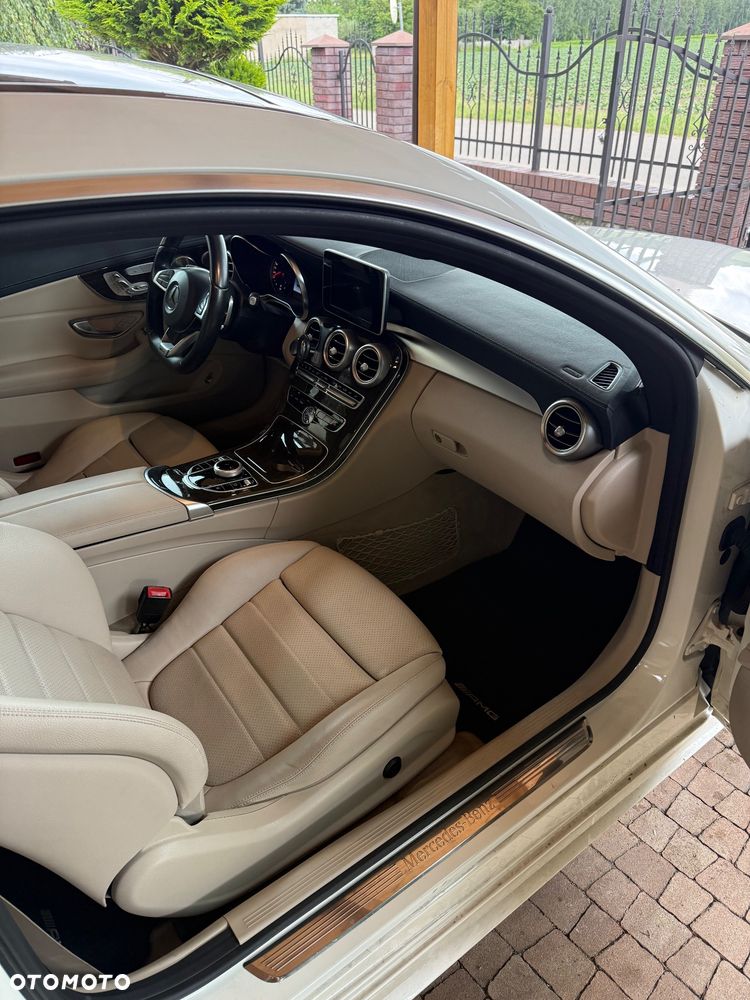 Mercedes-Benz Klasa C 300 7G-TRONIC - 26