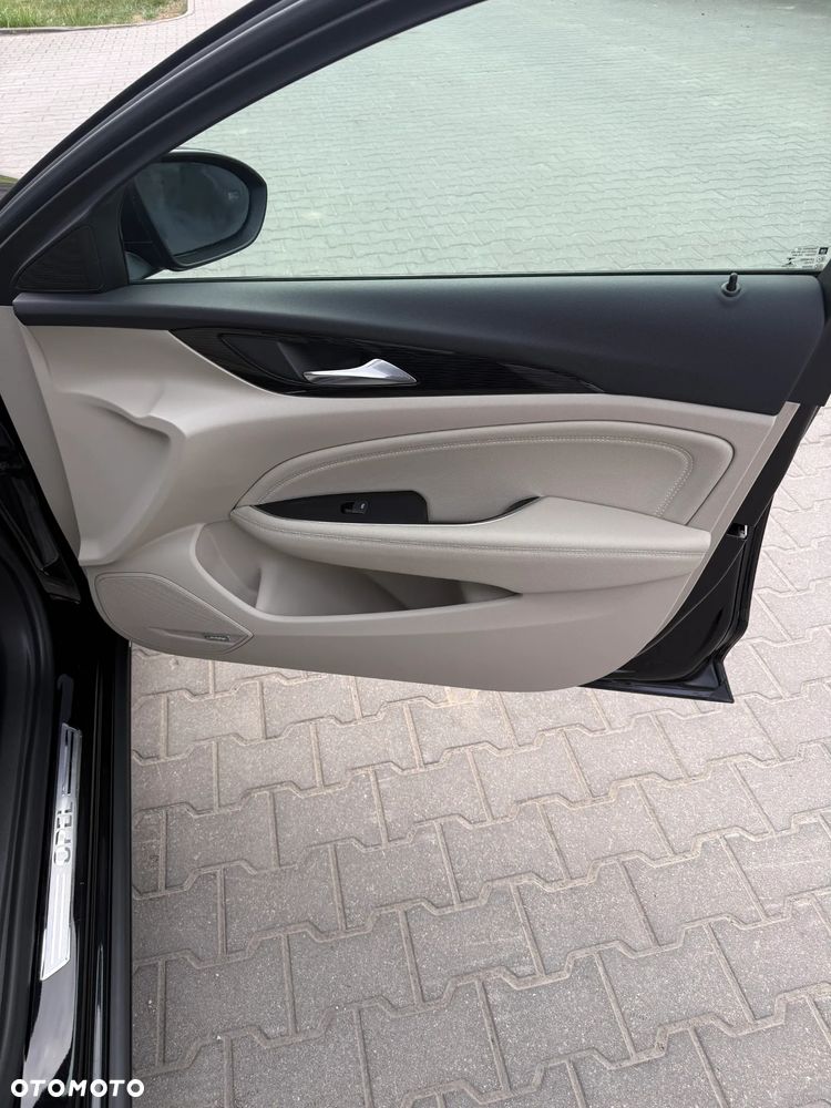 Opel Insignia - 16