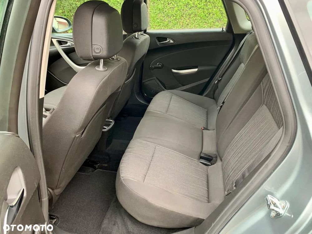 Opel Astra 1.4 ecoFLEX - 9