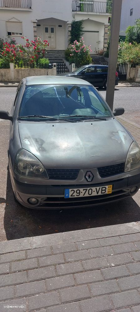 Renault Clio - 1