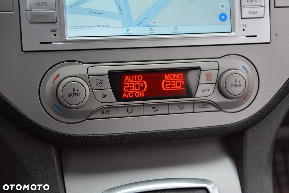 Ford Kuga 2.0 TDCi 2x4 Titanium - 27