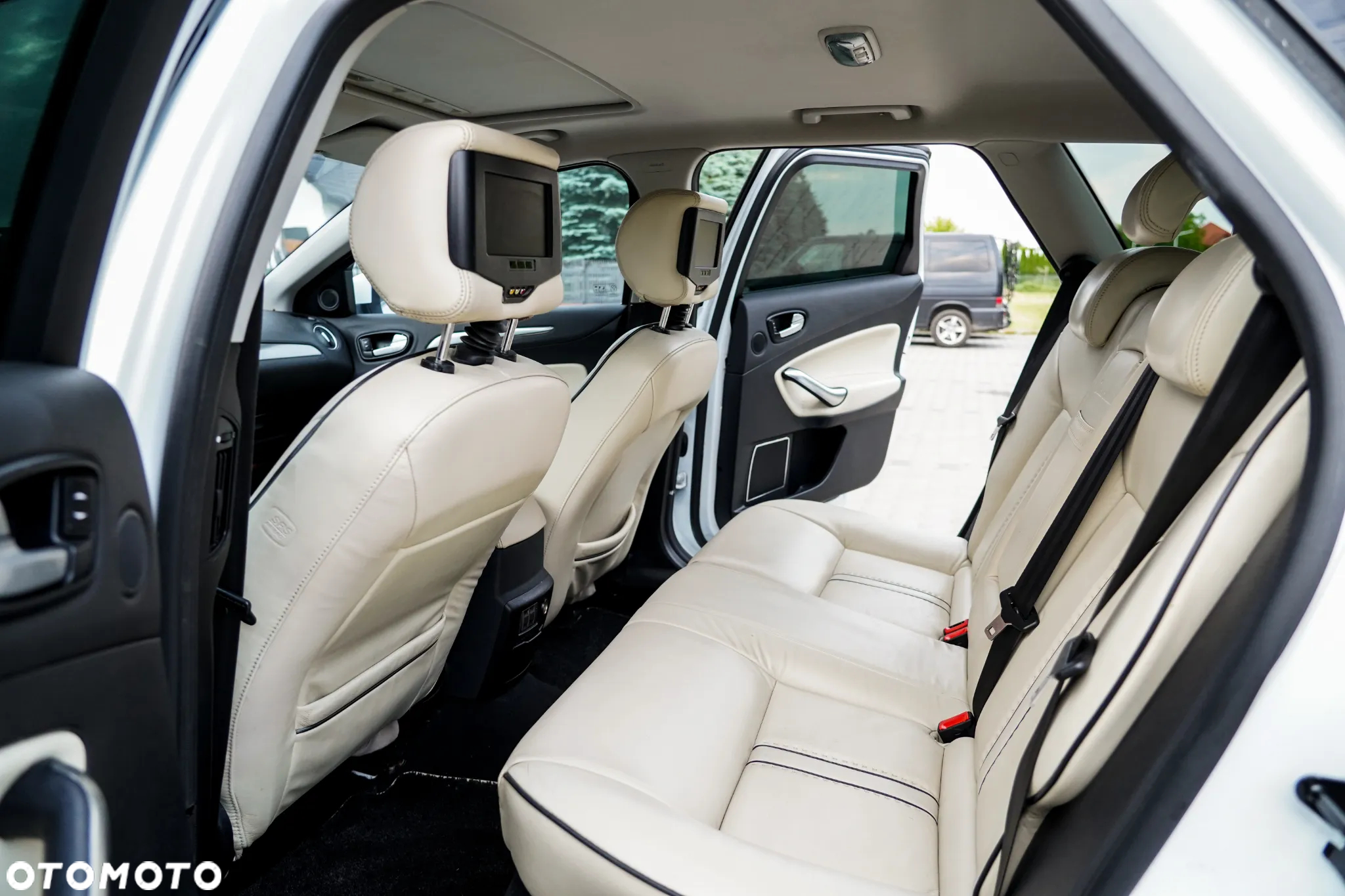 Ford Mondeo - 22