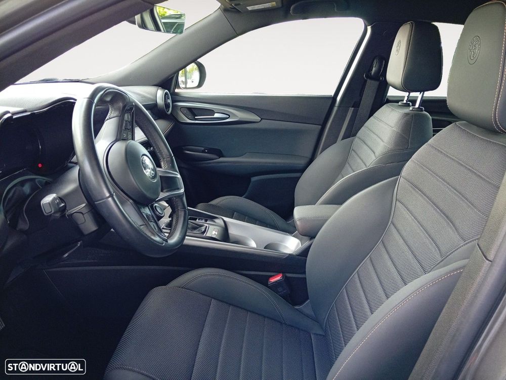 Alfa Romeo Tonale 1.5 Hybrid Ti - 9