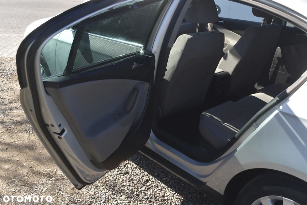 Volkswagen Passat 1.4 TSI BlueMotion Technology Business Edition - 9