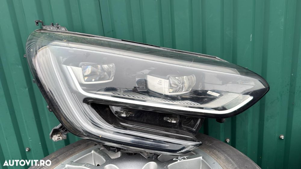 FAR DREAPTA LED RENAULT MEGANE IV