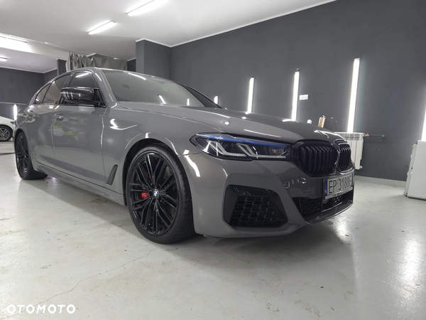 BMW Seria 5 M550i xDrive sport