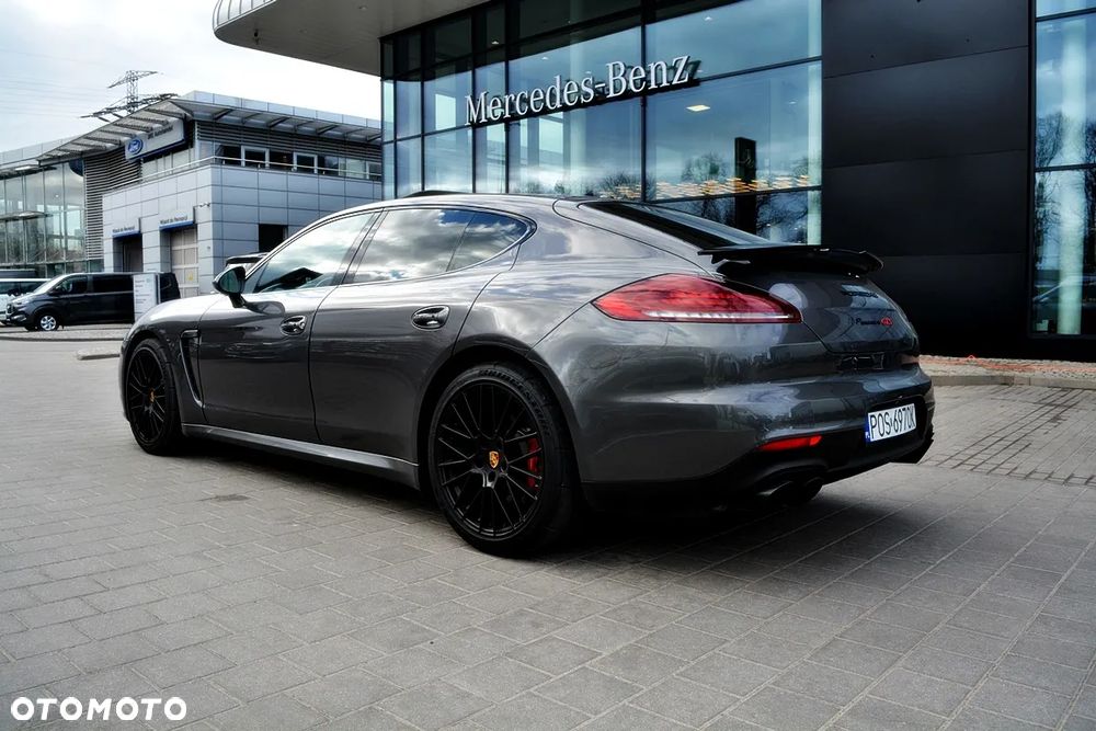 Porsche Panamera GTS - 4