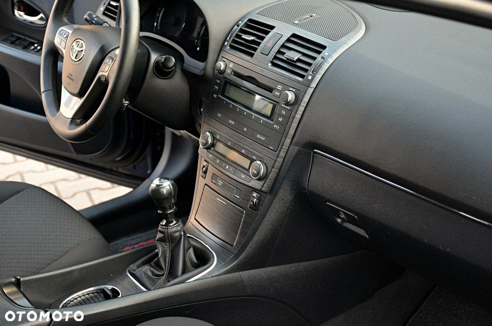 Toyota Avensis - 18