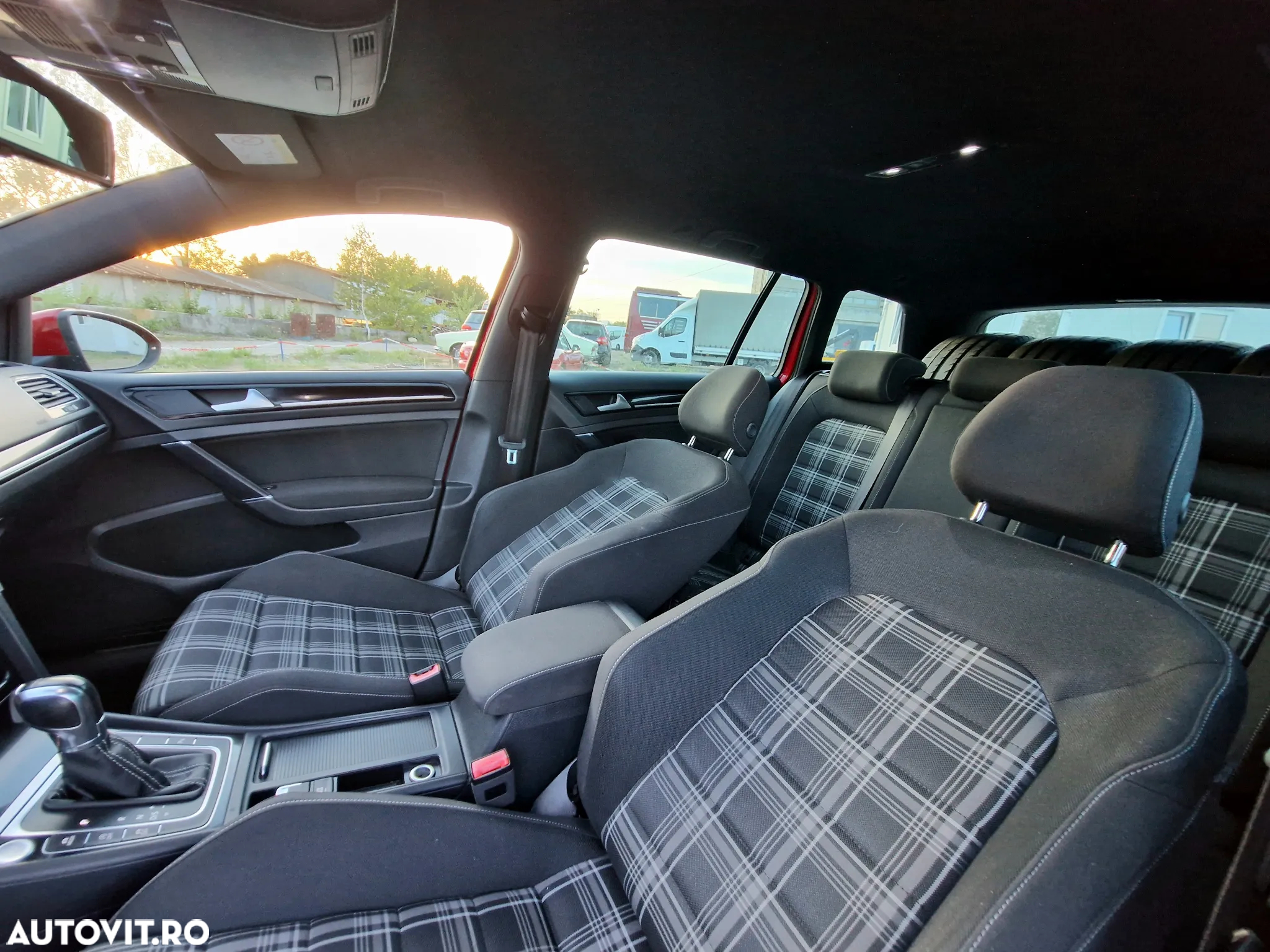 Volkswagen Golf 2.0 TDI DSG GTD - 16