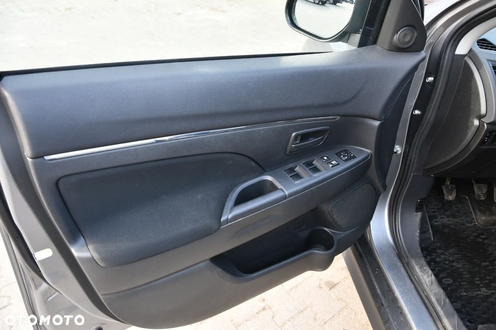 Mitsubishi ASX 1.6 Inform - 9