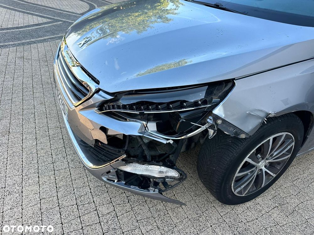 Peugeot 308 1.6 BlueHDi Allure S&S - 30