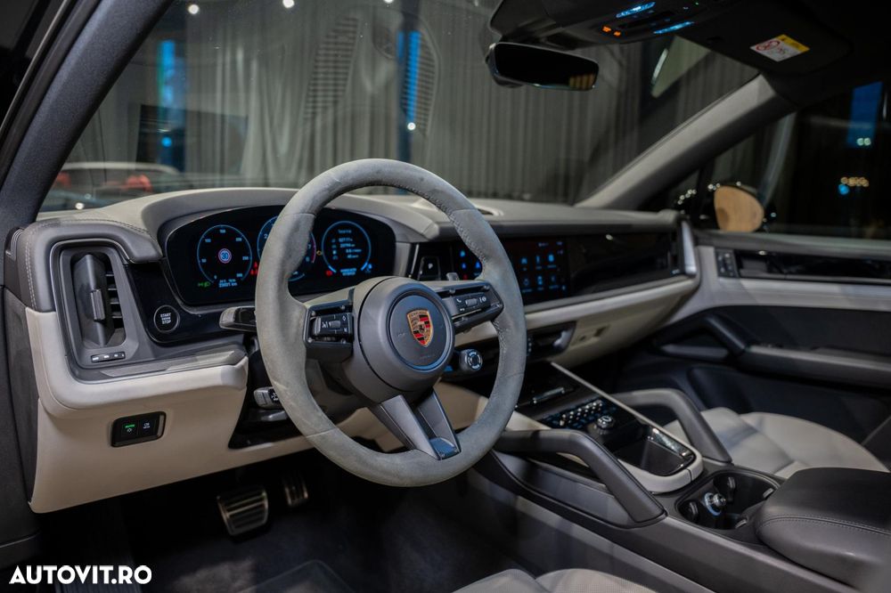 Porsche Cayenne S E-Hybrid - 4