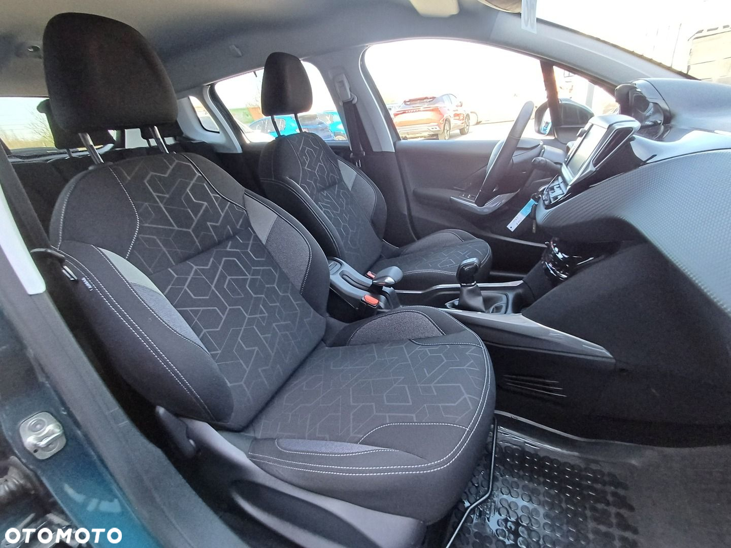 Peugeot 2008 - 13