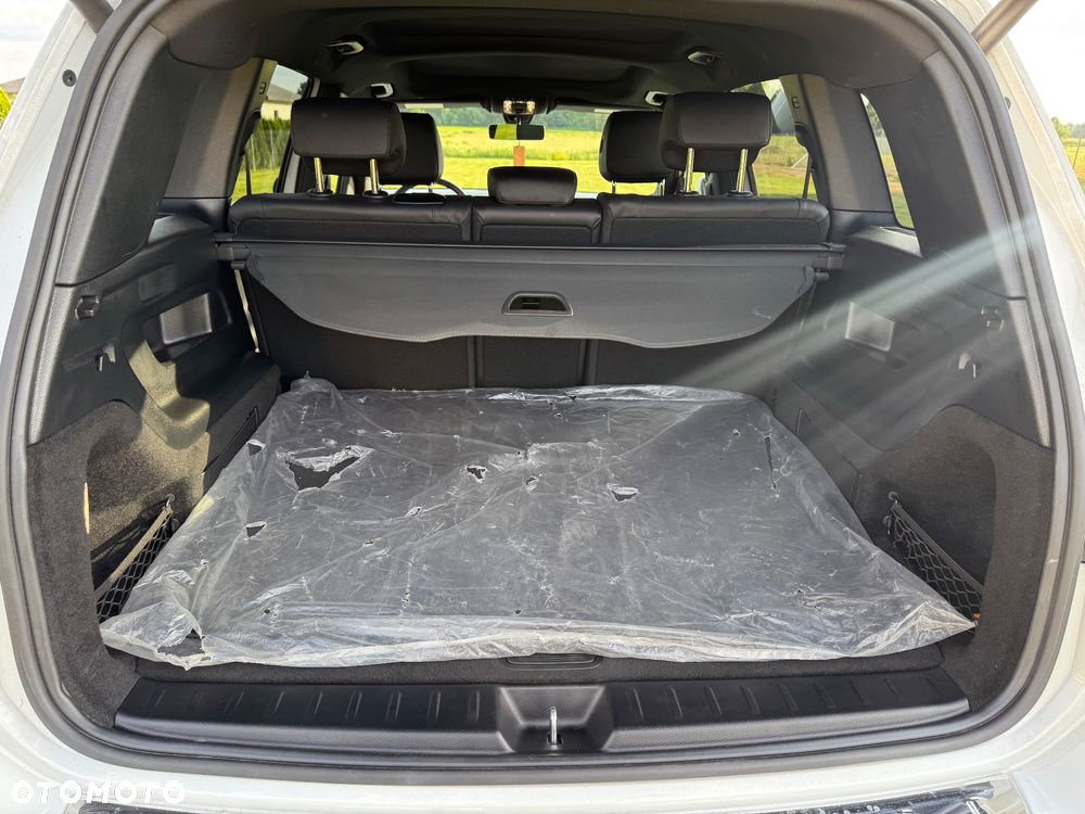Mercedes-Benz GLB 250 4Matic 8G-DCT Progressive - 16
