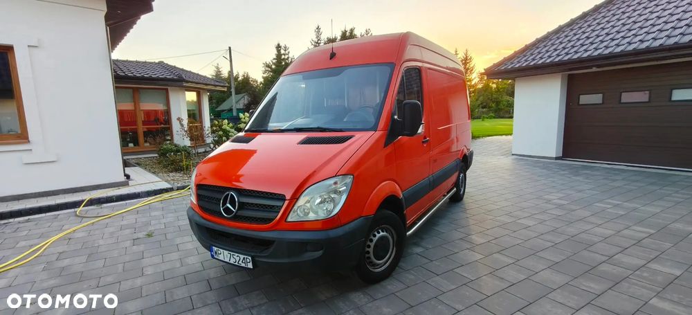 Mercedes-Benz 211 CDI (Model W906) - 3