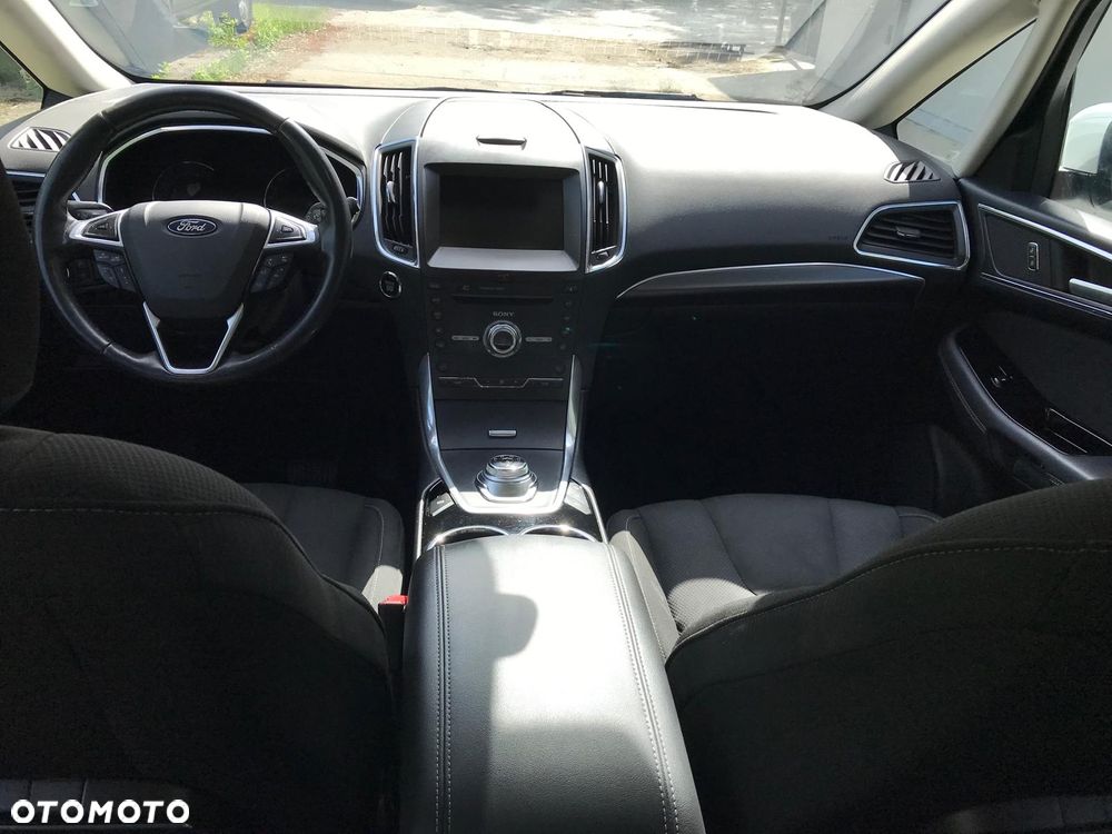 Ford S-Max - 12