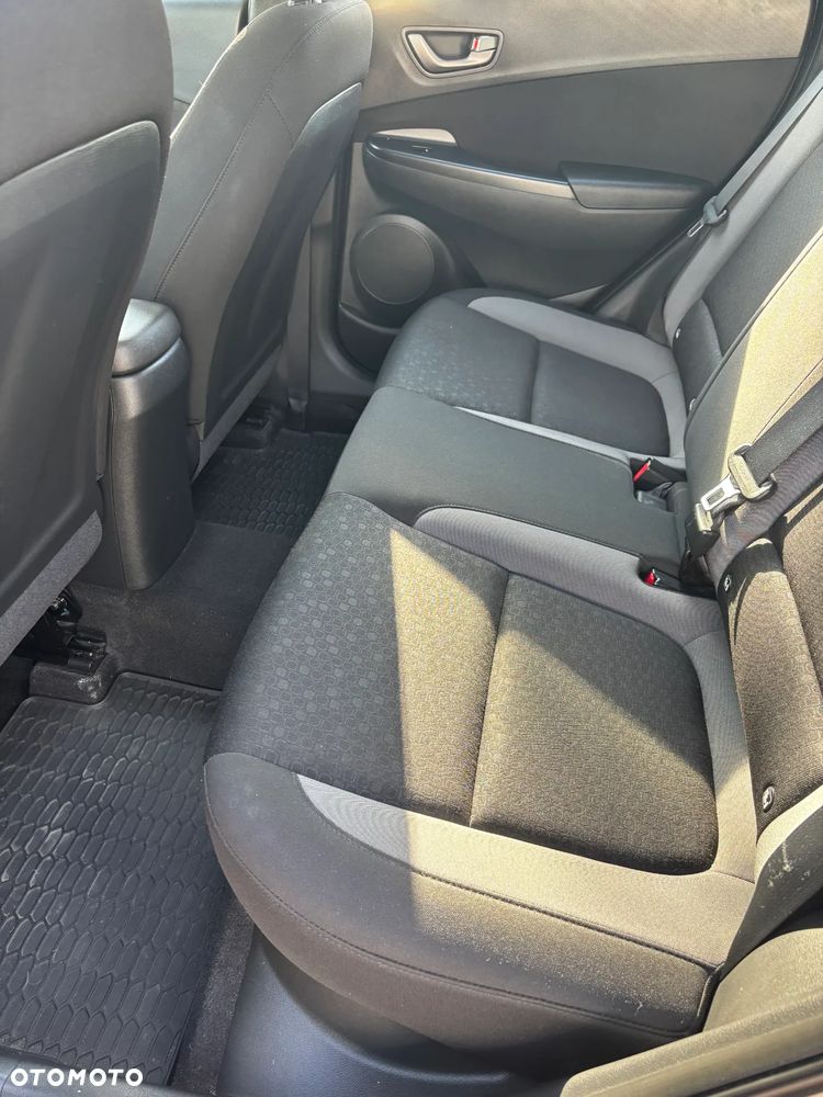 Hyundai Kona - 16