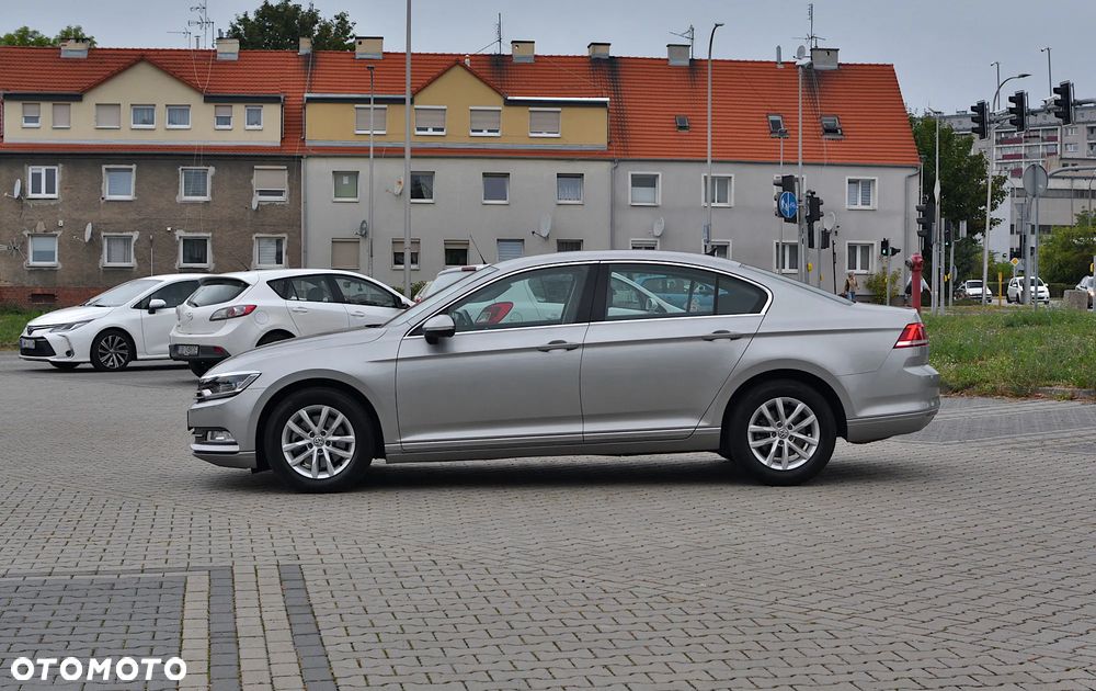 Volkswagen Passat 1.8 TSI BMT Comfortline - 3