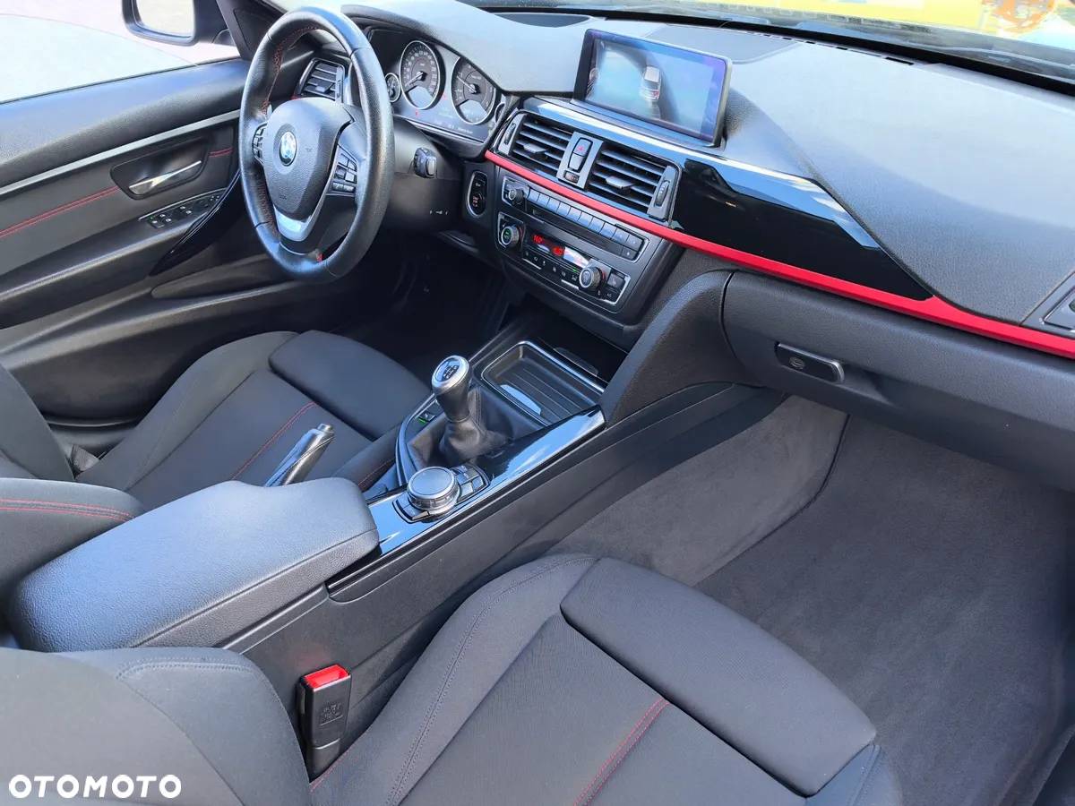 BMW Seria 3 318d Touring Sport Line - 16