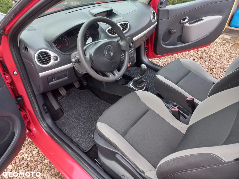 Renault Clio - 14