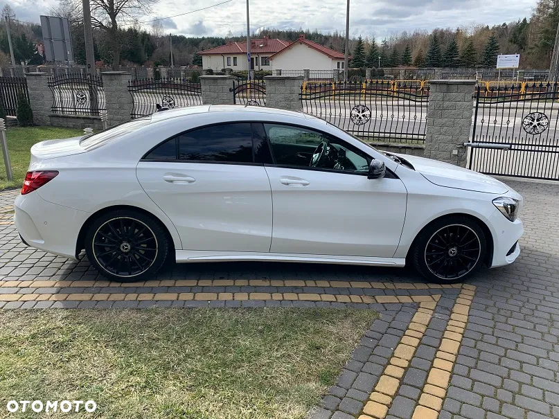 Mercedes-Benz CLA 180 AMG Line - 10
