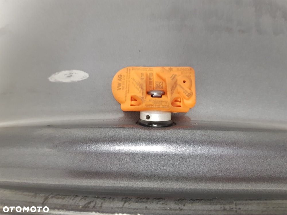 BARDZO ŁADNA FELGA ALUMINIOWA ALUFELGA CZUJNIK SKODA KODIAQ 20 x 8,0J  5x112 ET41 565601025Q - 3