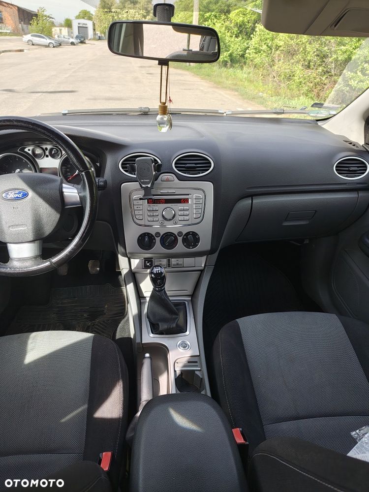 Ford Focus 2009 photo 3