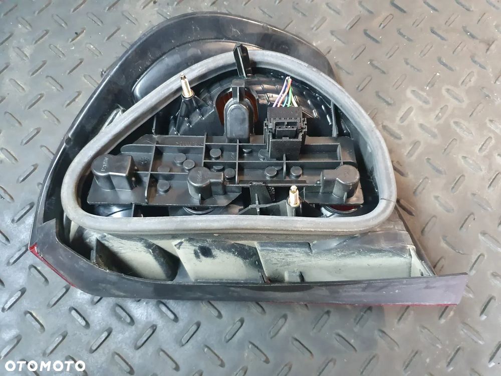 RENAULT THALIA I LAMPA LEWY TYŁ LEWA TYLNA WTYCZKA INSTALACJA POSIADAM 3 SZT - 2