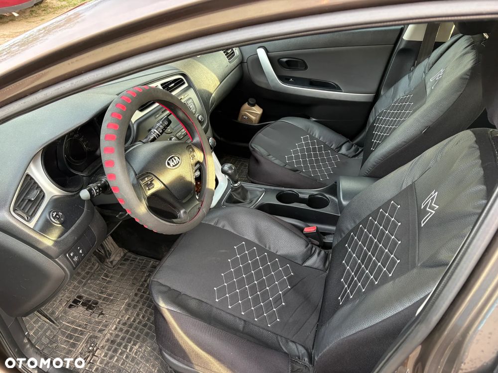 Kia Ceed - 9