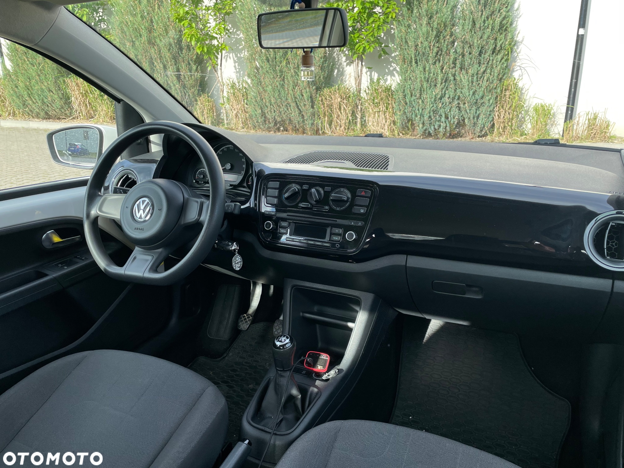 Volkswagen up! 1.0 beats - 13