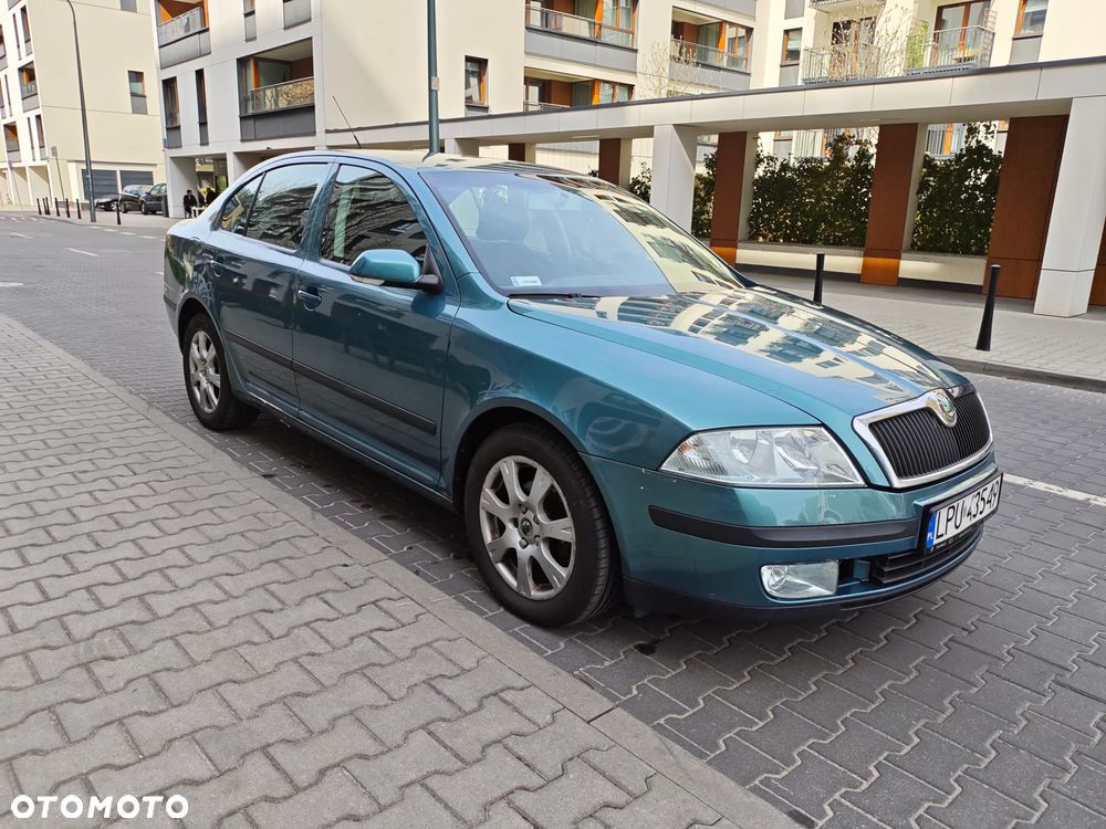 Skoda Octavia 1.6 FSI Ambiente - 17