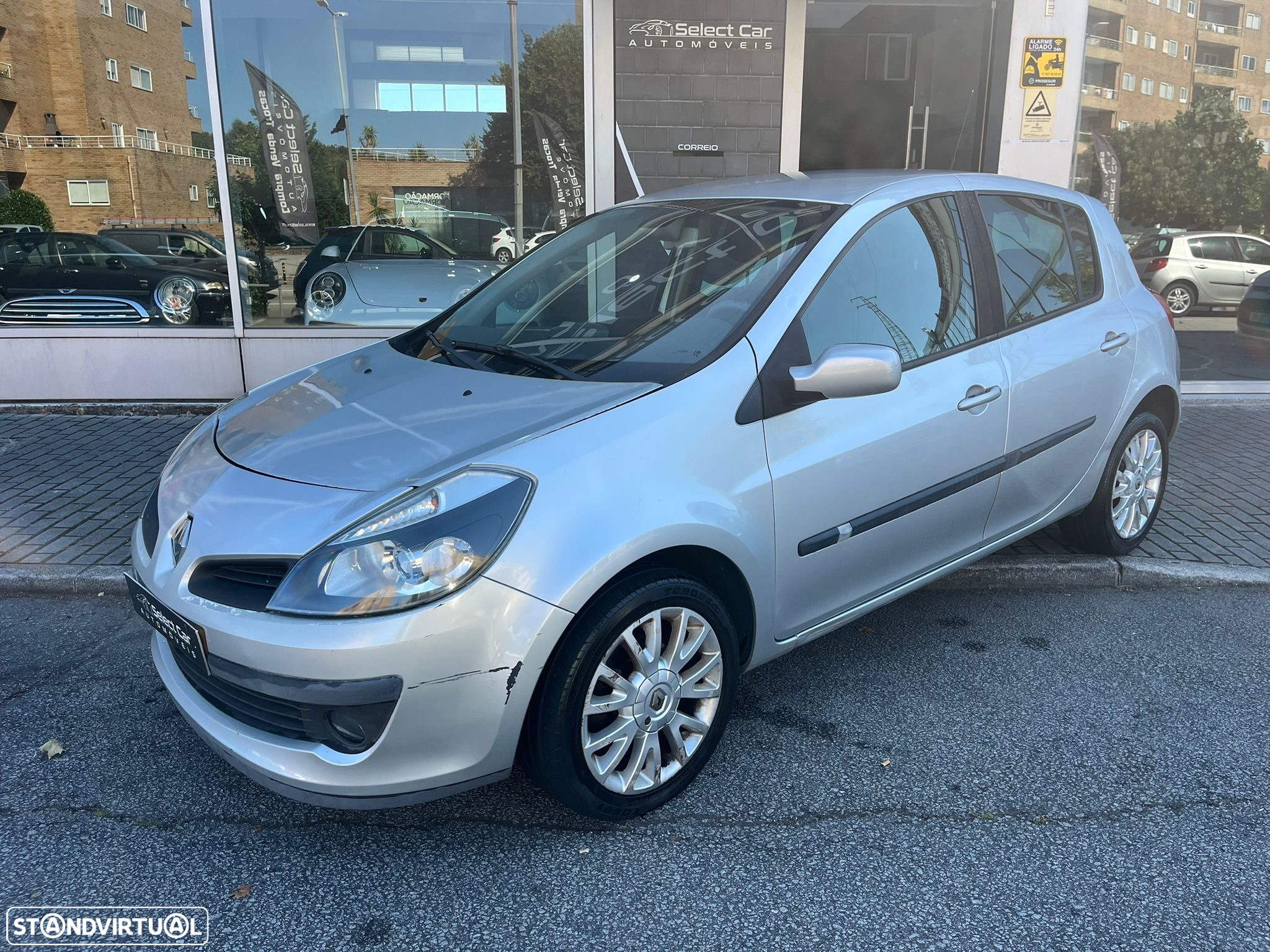 Renault Clio 1.2 16V Dynamique S - 2